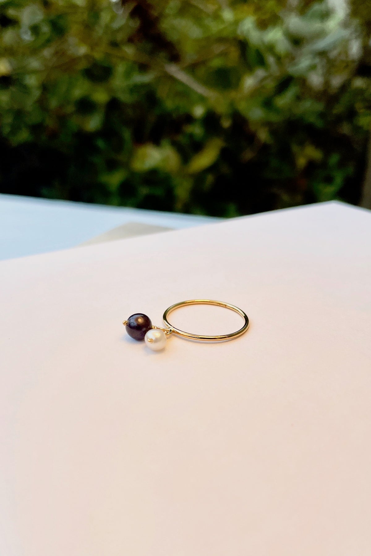 Black & White Twin Pearl Ring