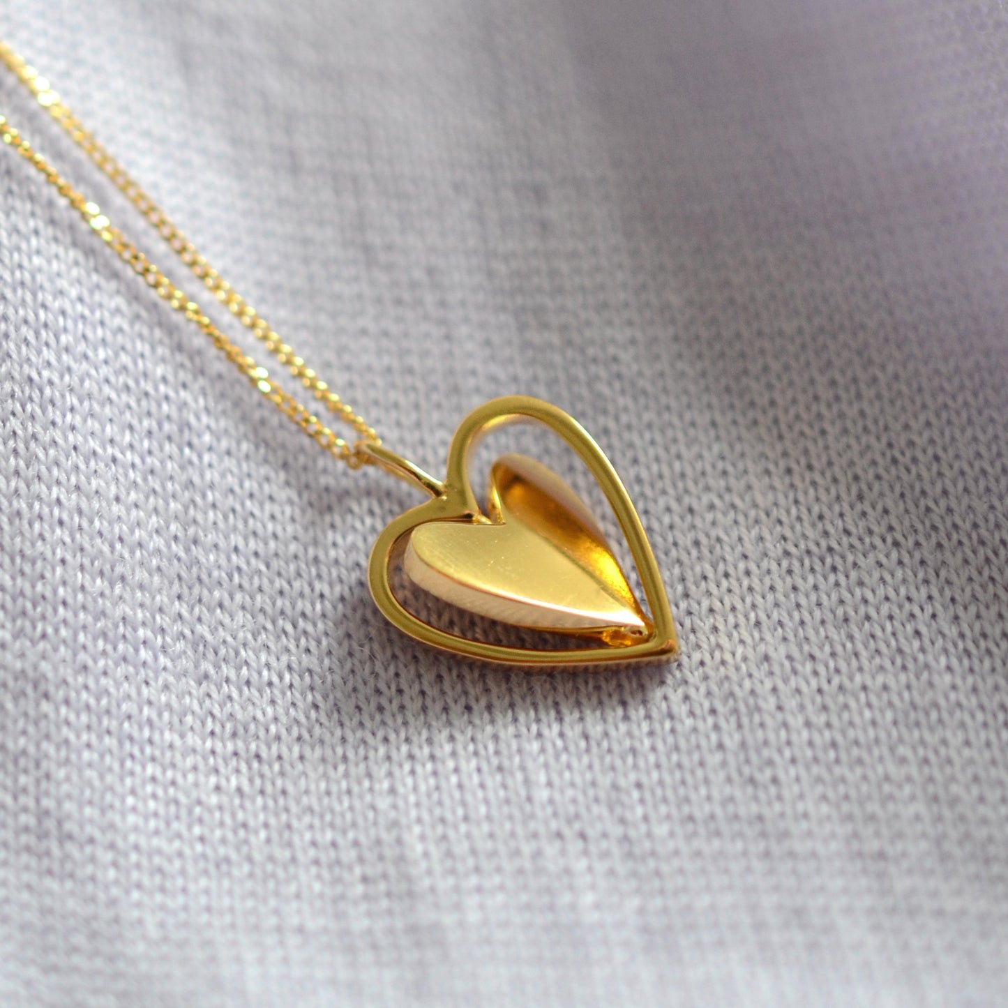 Spinning Around Heart Necklace in Gold