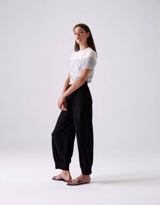 Dansu Knitted Trousers in Black