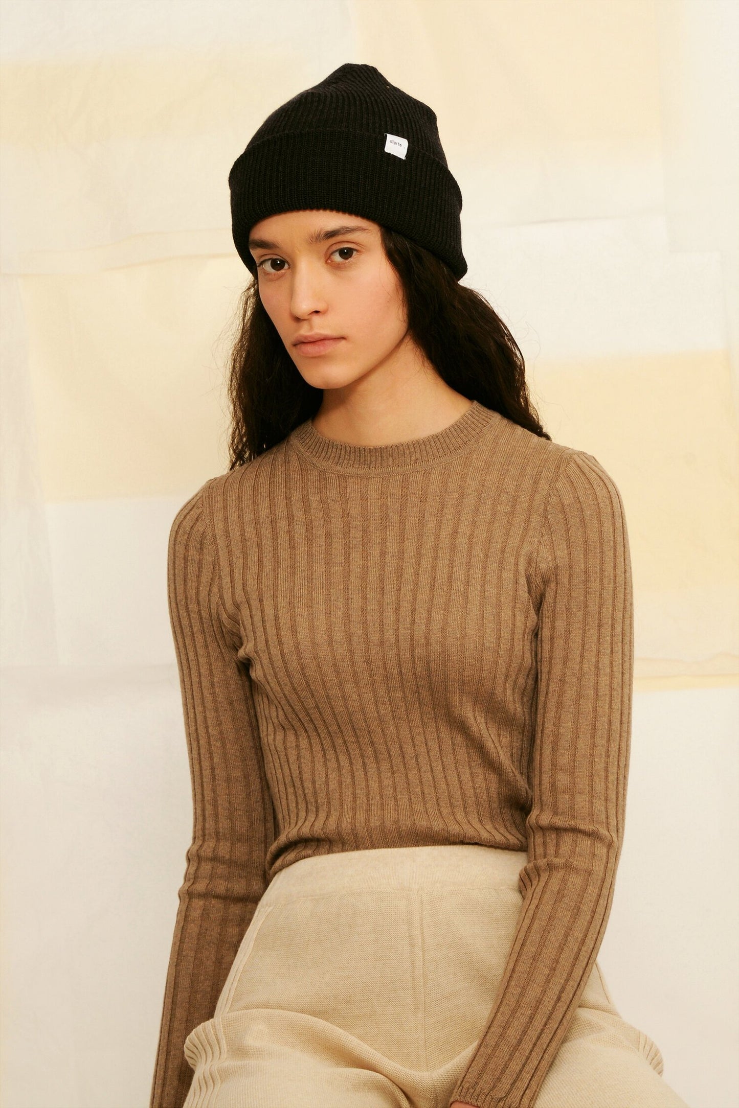 Fine Merino Ribbed Beanie Hat in Black