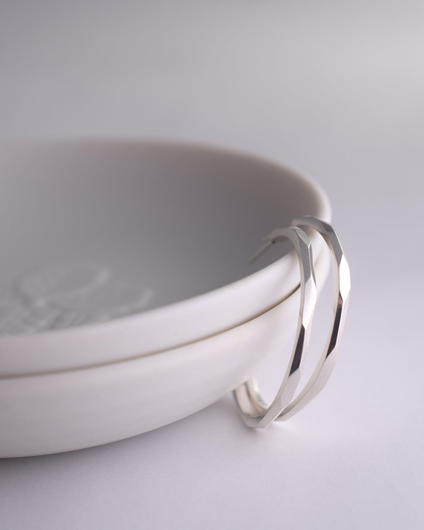 FIONN Medium Hoop Earrings