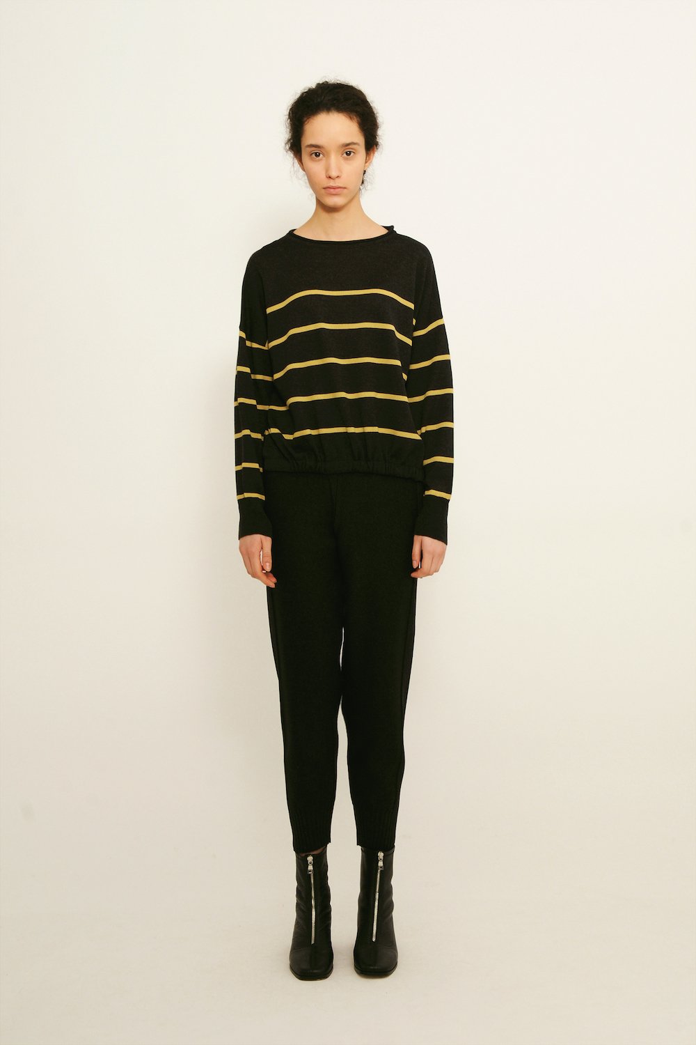 Luka Knitted Pants in Charcoal