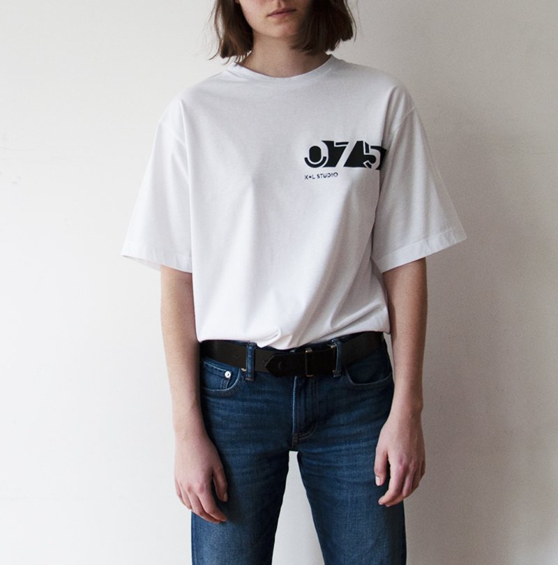 LE 75 Oversized T-shirt in White