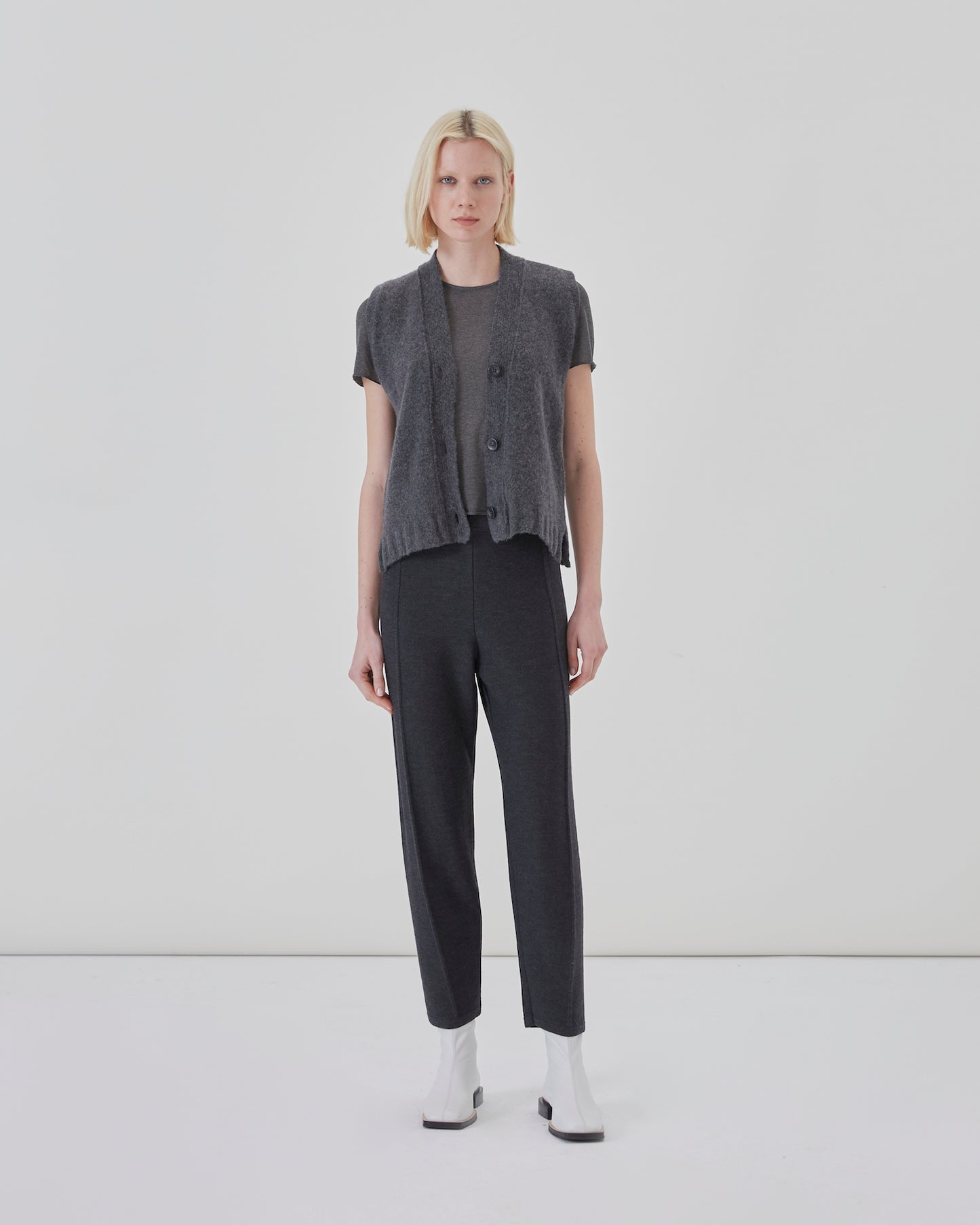 Palla Knitted Trousers in Charcoal