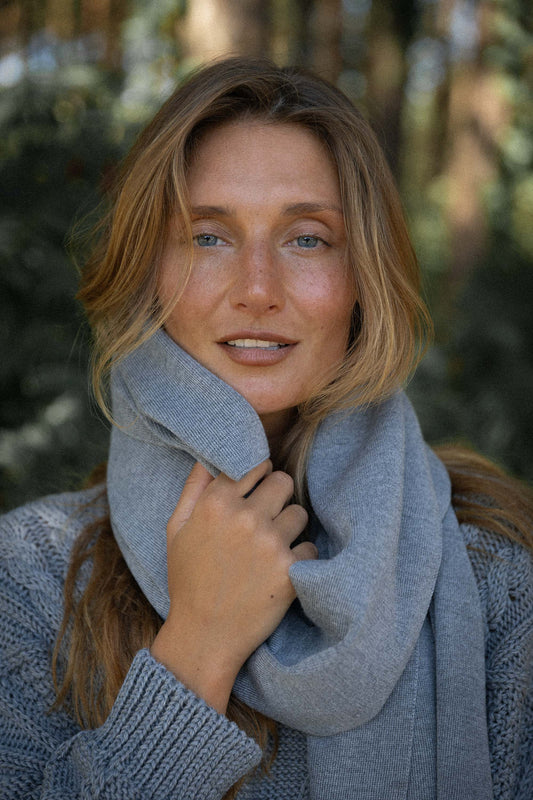 Via Merino Wool Scarf in Grey
