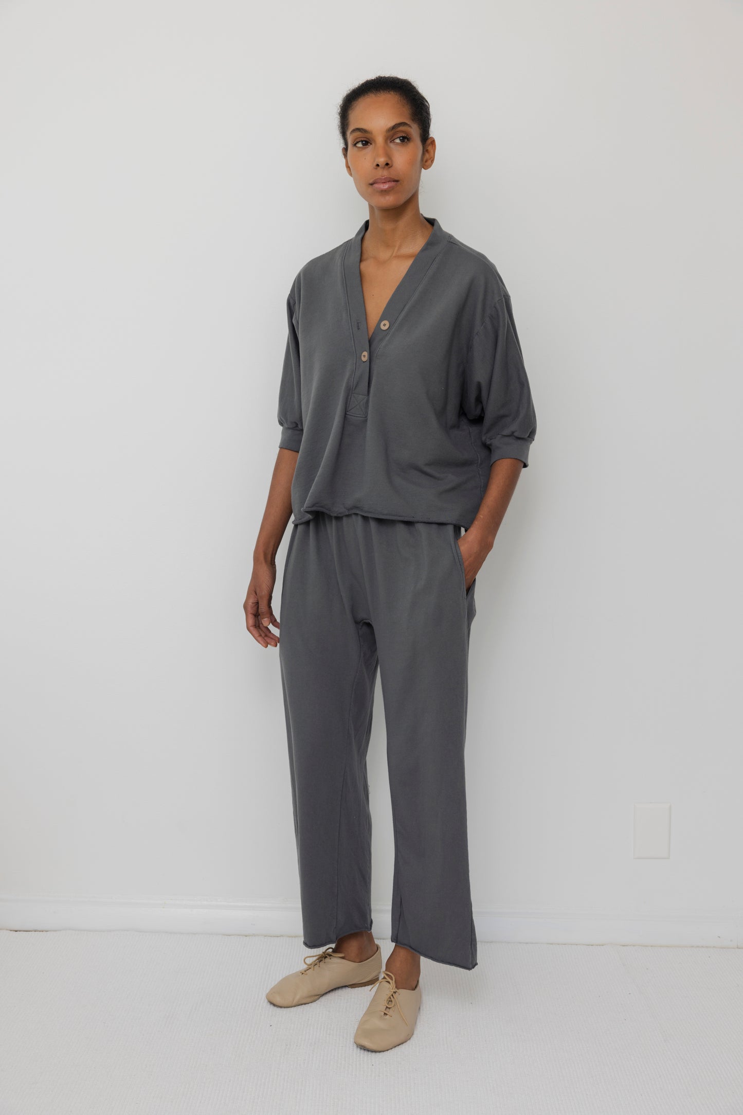 Short Sleeve Sweatshirt in Stone Organic Cotton