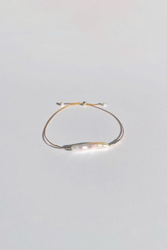 Finger Pearl Bracelet in Natural