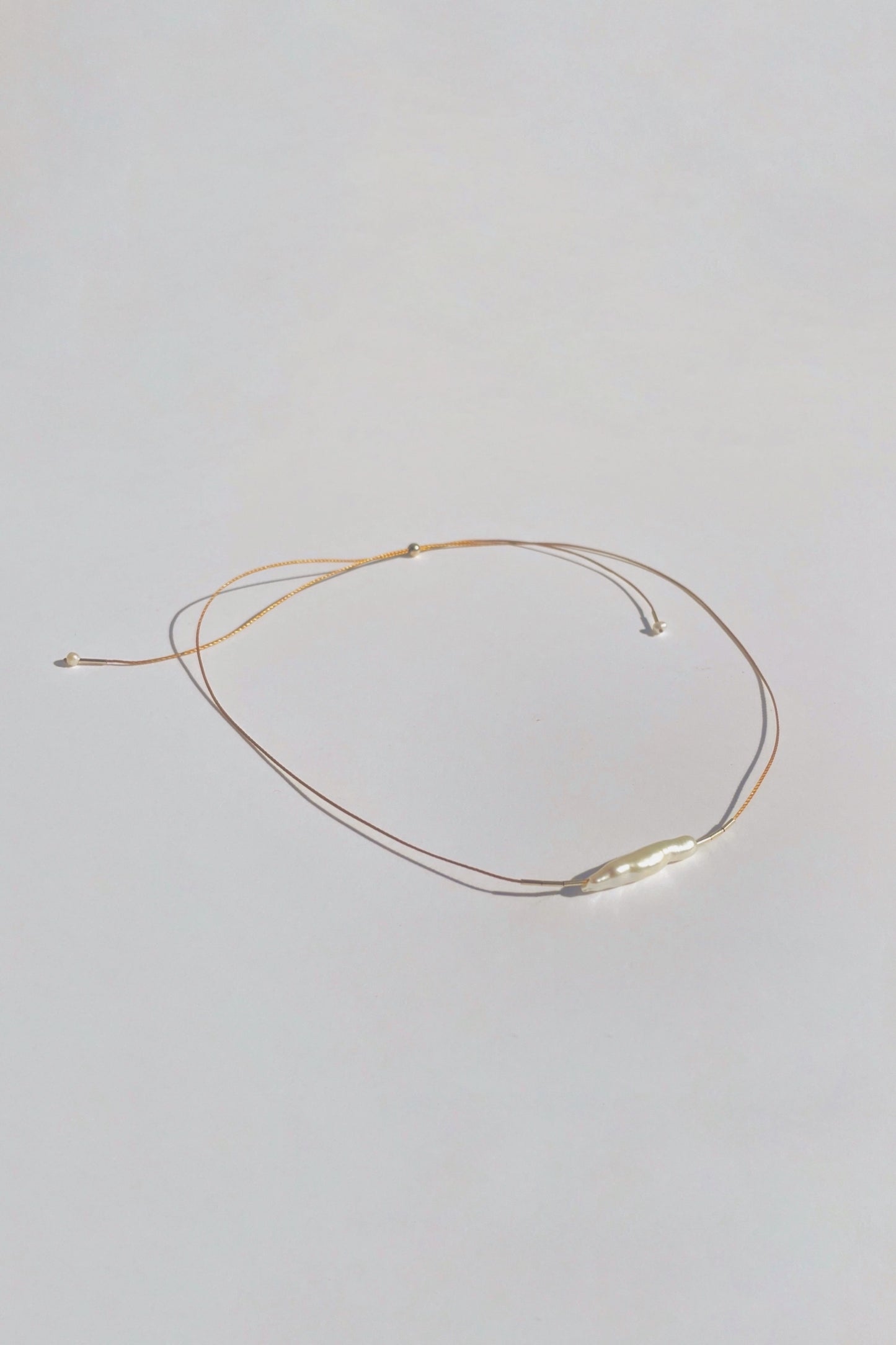 Finger Pearl Necklace in Natural