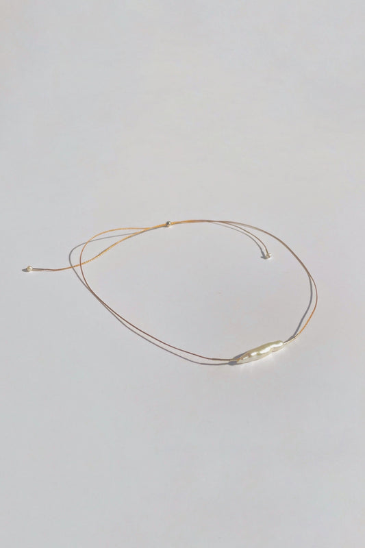 Finger Pearl Necklace in Natural