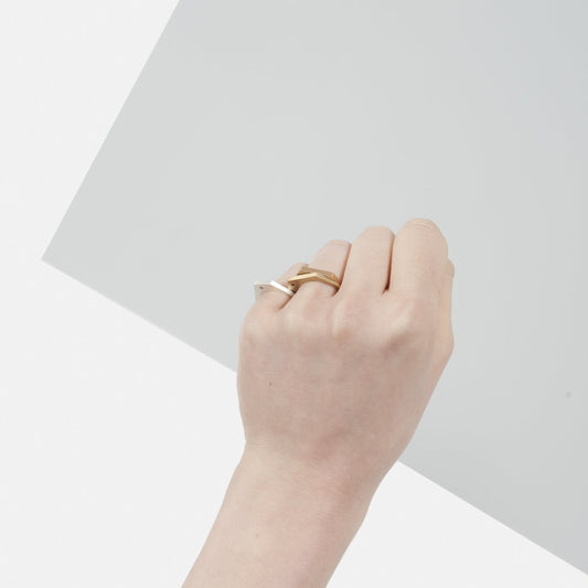 FLORA One Dot Ring