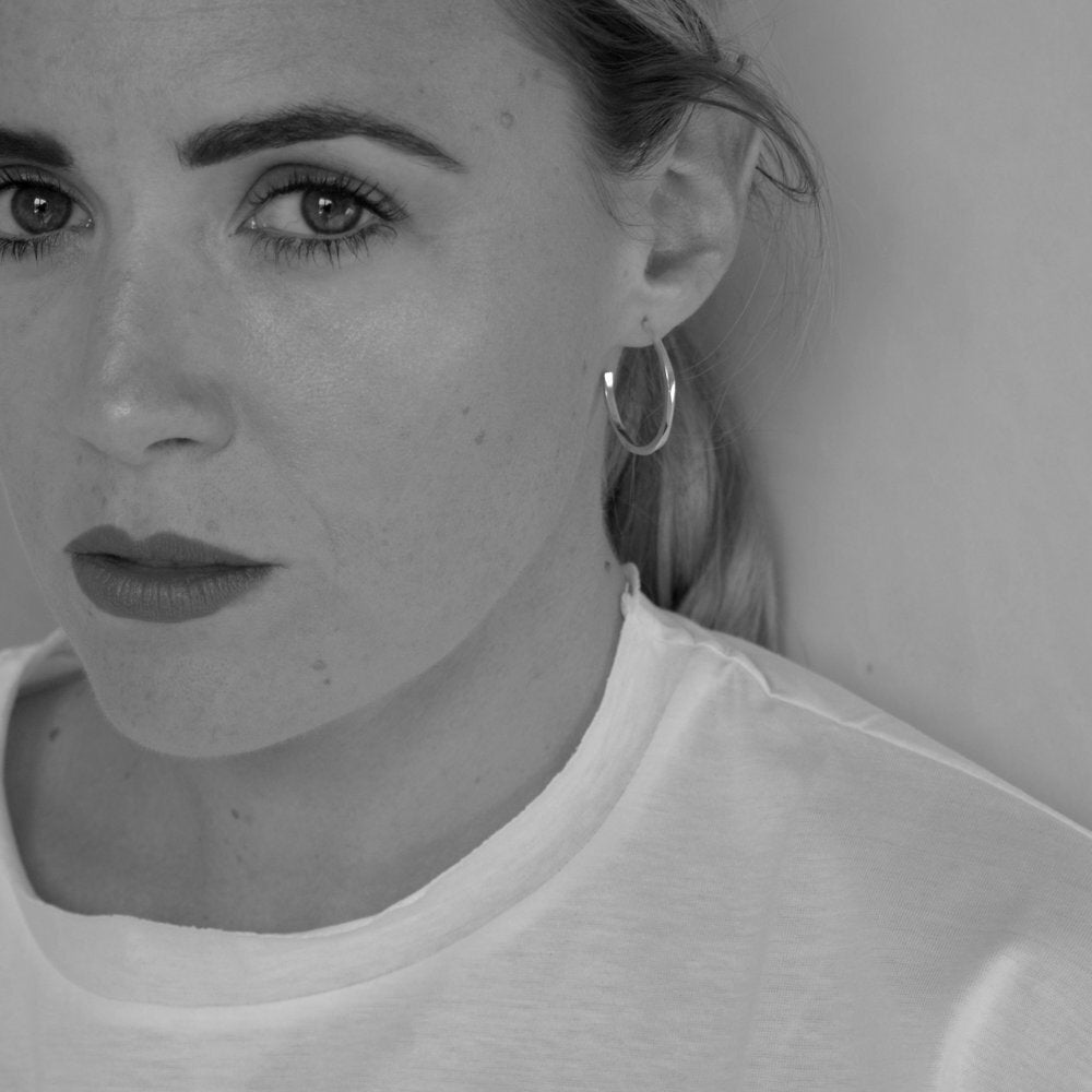 FIONN Medium Hoop Earrings