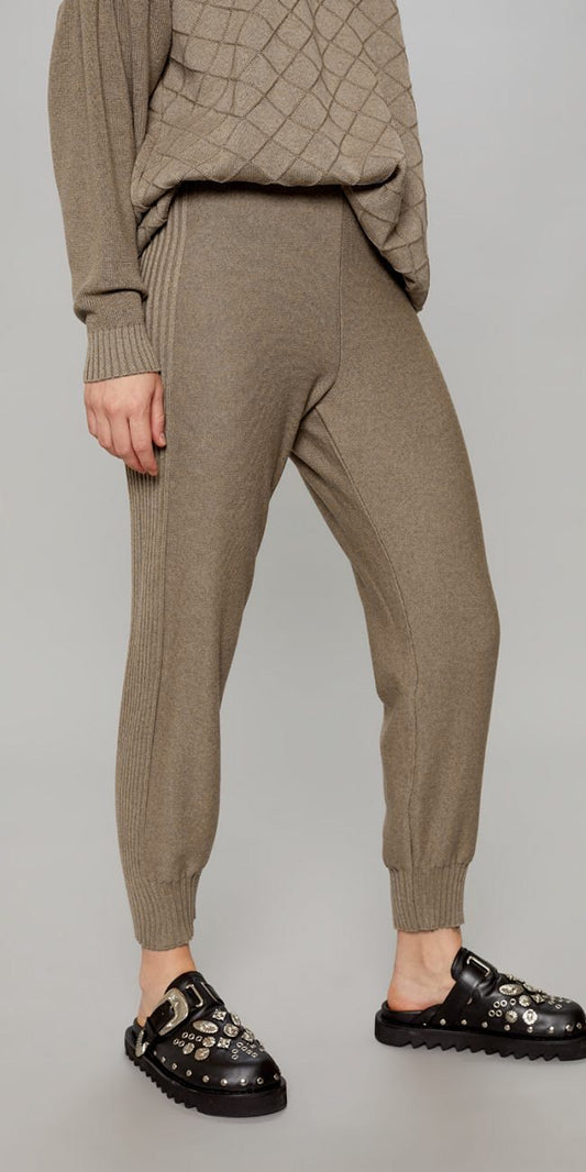 Luka Knitted Pants in Taupe