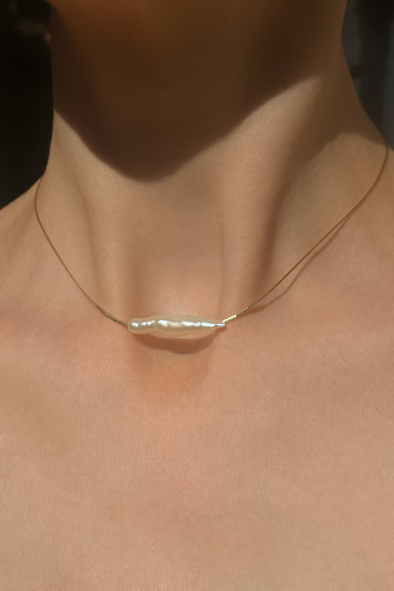 Finger Pearl Necklace in Natural