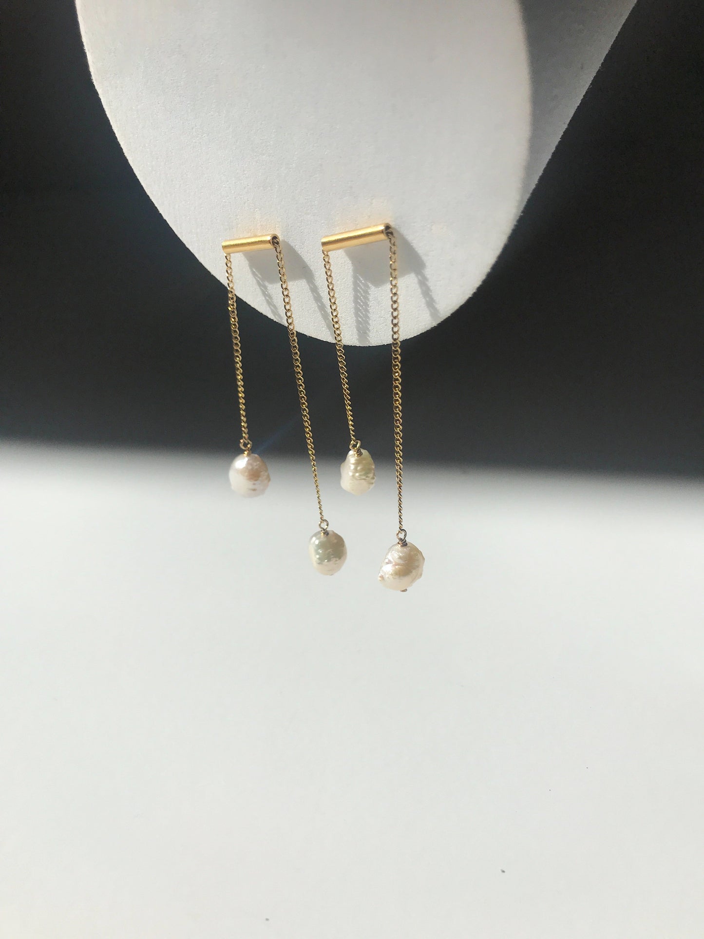 Twin Earrings With Rosebud Pearls