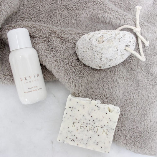 Porcelain White Scrub