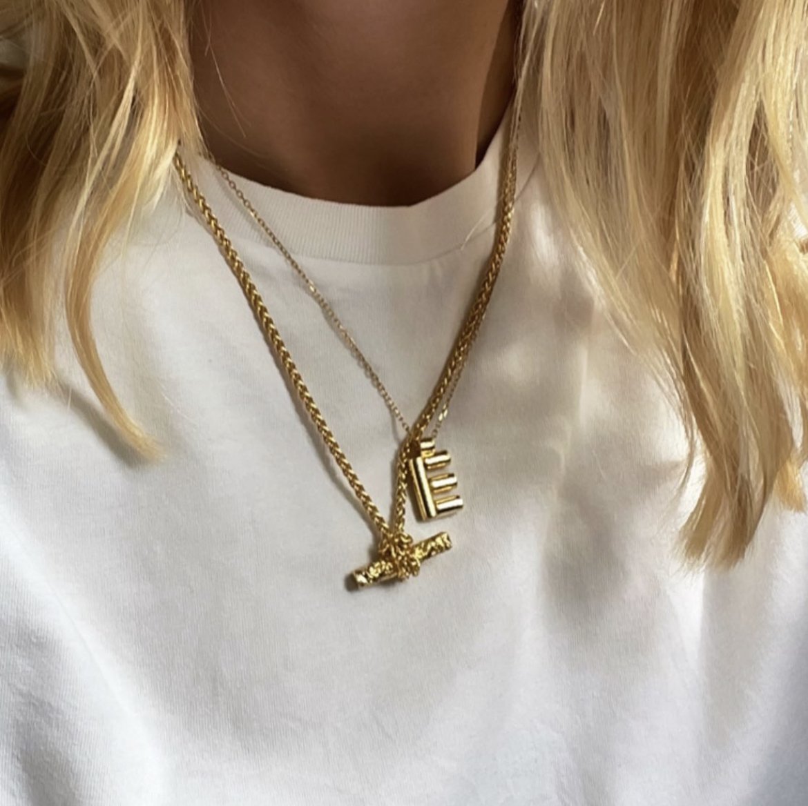 Knotted T Bar Necklace in Gold
