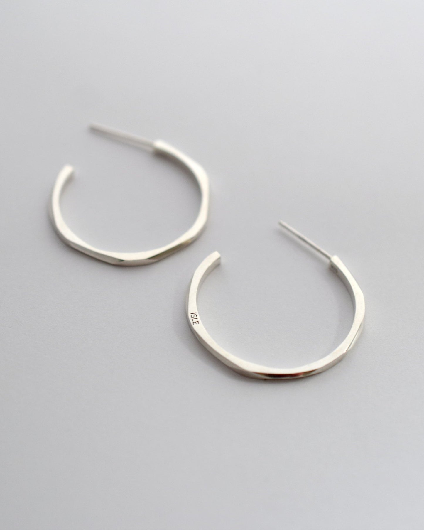FIONN Medium Hoop Earrings