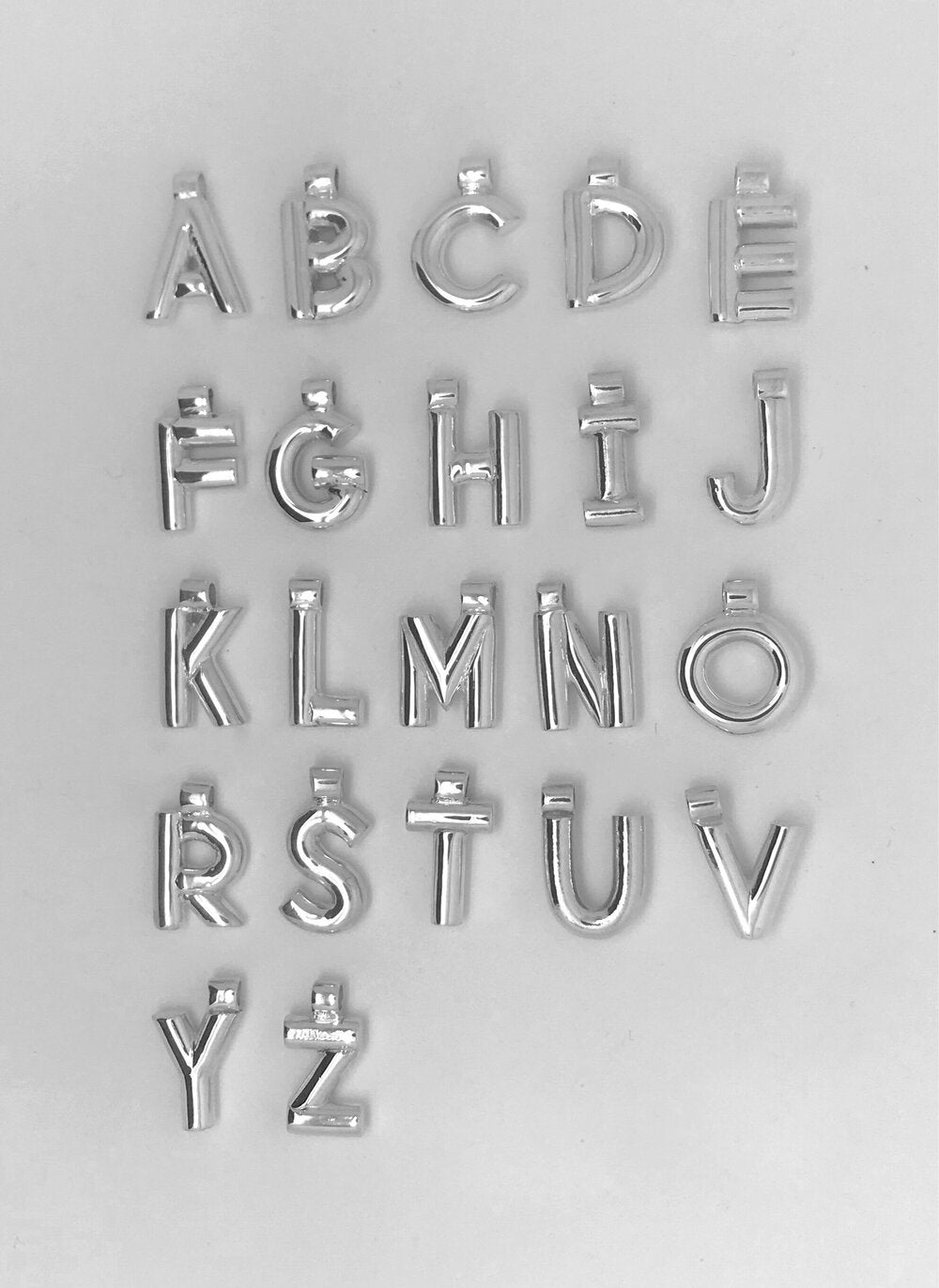 'J' 'L' 'O' 'R' Initial Pendant in Silver