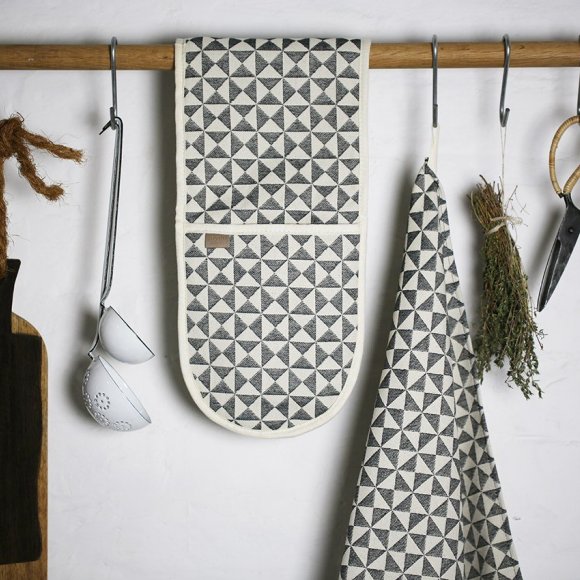 Hackney Tea Towel | The Collaborative Store