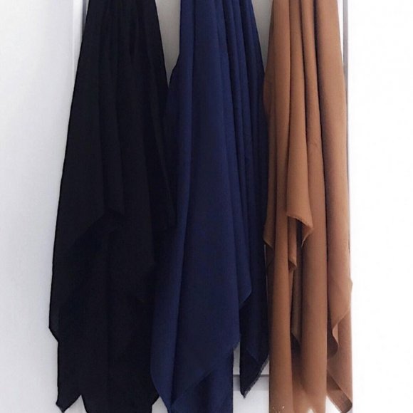 Large Woven Cashmere Scarf in Navy | The Collaborative Store