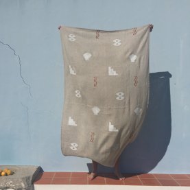 Olhos Linen Throw | The Collaborative Store